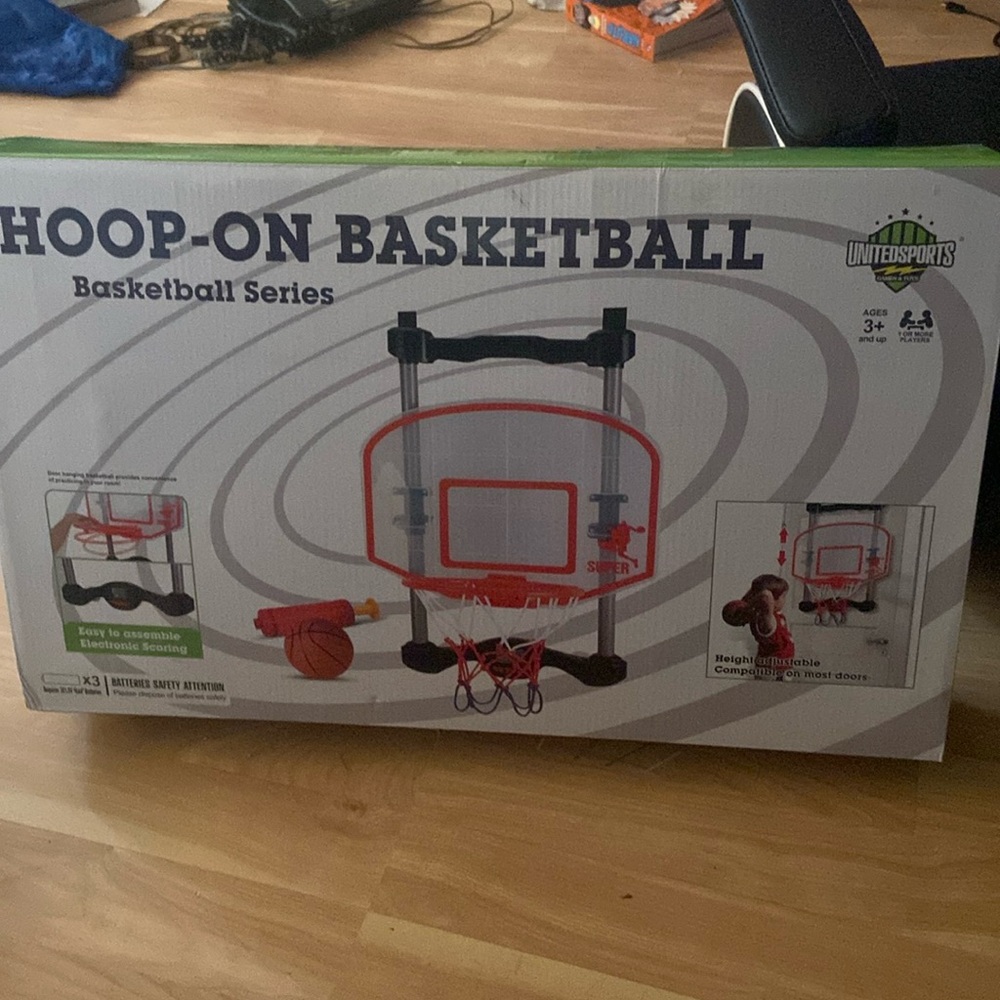 Back of the door basketball net, comes complete ball and pump included